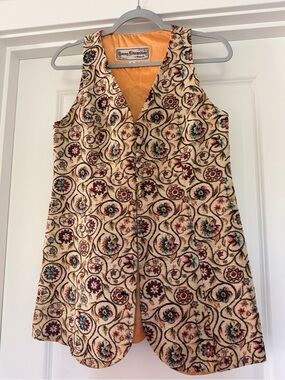 Vintage Young Summerset Embroidered Tapestry Vest in Cream and Burgundy